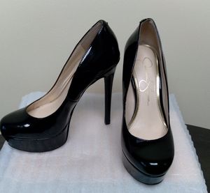 ALMOST NEW  BLACK PATENT LEATHER JESSICA SIMPSON 5 INCH HEEL!